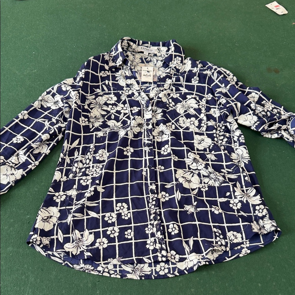Express Navy and White Floral Blouse.  CAJA‎ # 1    C